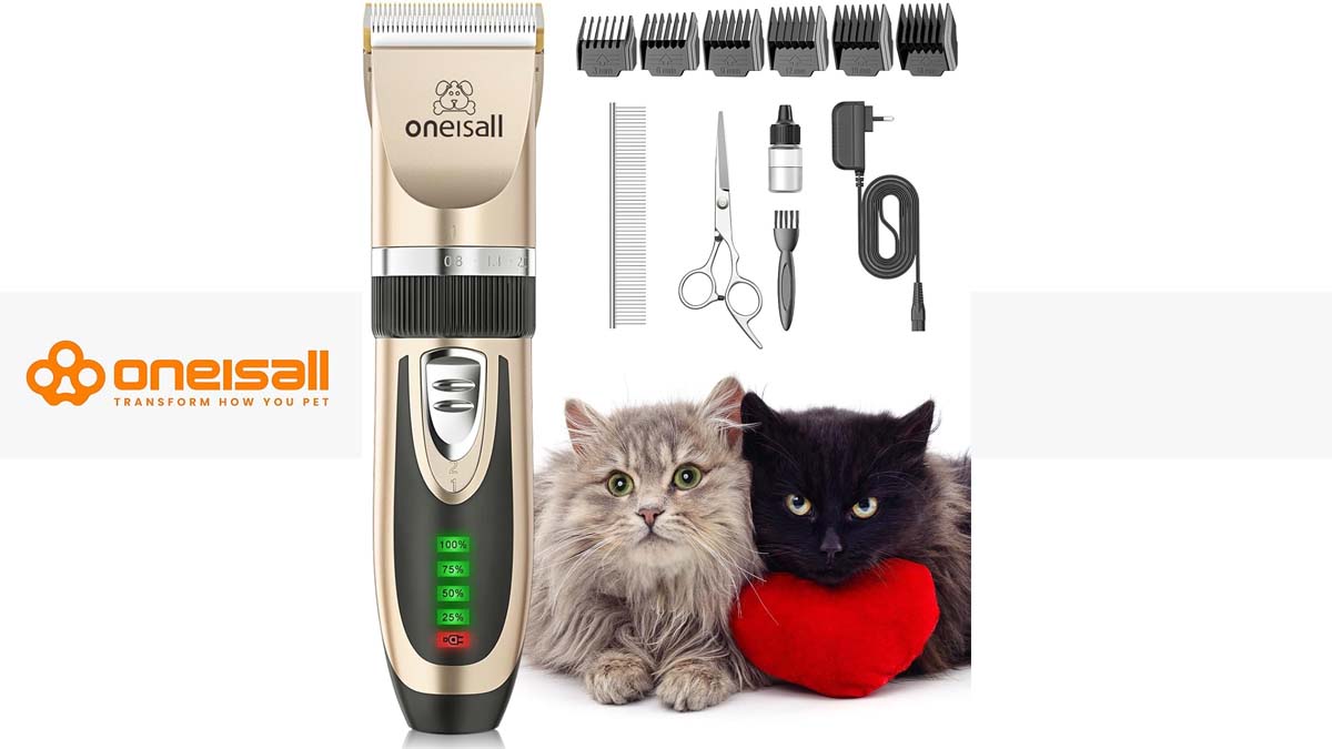 Deux chats regardent une tondeuse sans fil de la marque Oneisall