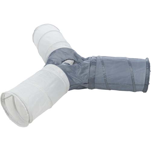 Vue détaillée du tunnel de jeu en Y avec 4 ouvertures et structure à ressort pour chaton.